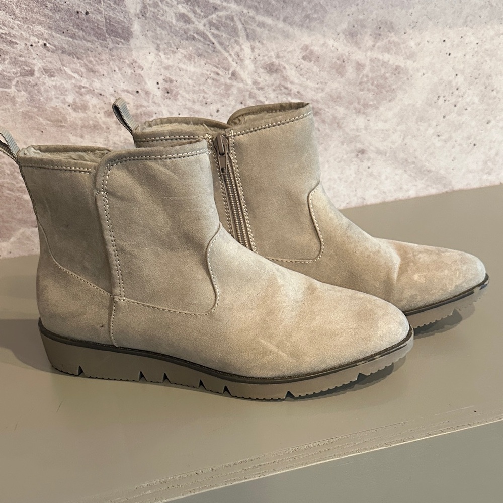 Women's Gray Ankle Boots